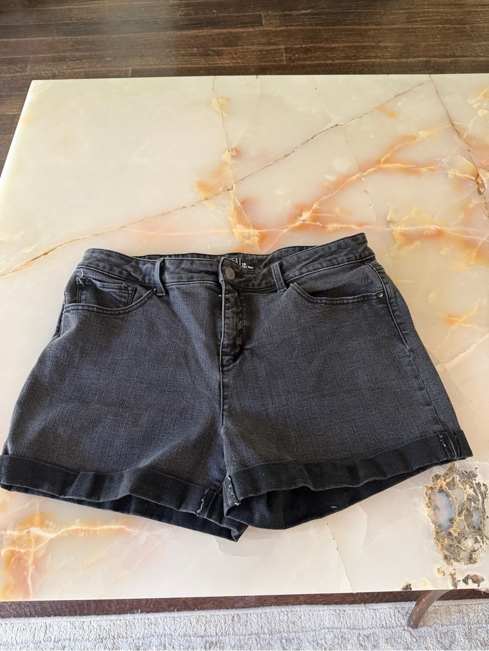 Time and Tru Women's Black Denim Roll-Hem Shorts